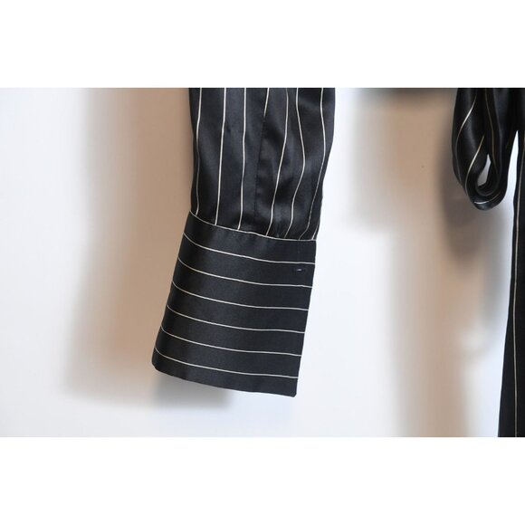 Carolina Herrera 100% Silk Wrap Top Blouse in Black Pinstripe Size 8 Work Office - Picture 6 of 13